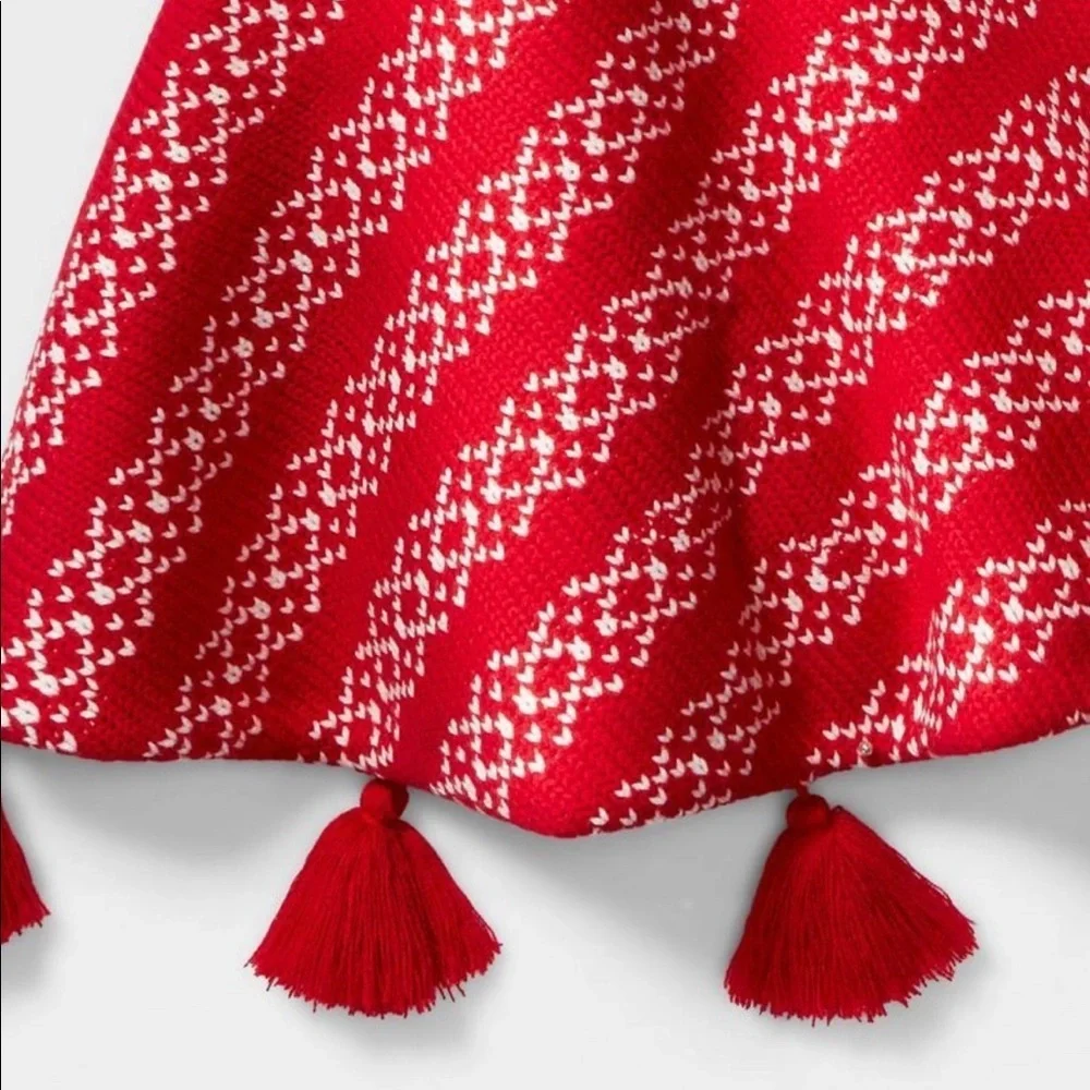 NWT  48in Fair Isle Christmas Tree Skirt with Tassels Red/White - Wondershop